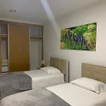 Деревянный коттедж Casa Do Ribeiro Frio