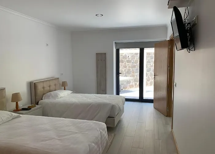 Casa Do Ribeiro Frio Деревянный коттедж *